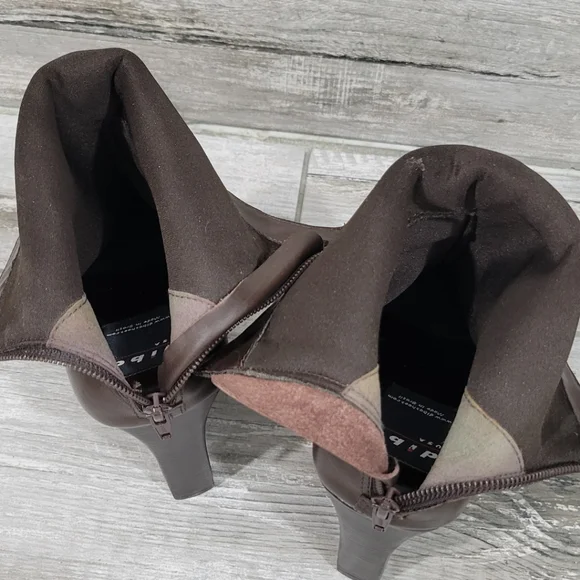 Retro (90's) Diba "Elko" Square-Toe Top-Stitch Wedge Heel Boots - Picture 13 of 15